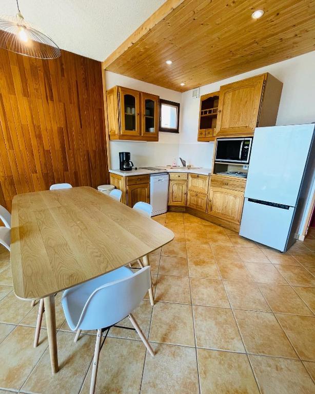 Appartement rénové à 200m de la plage + garage - 4