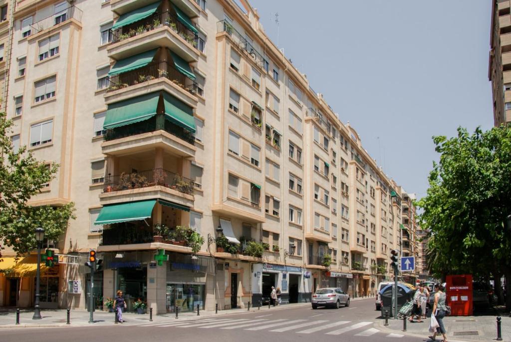 Apartamentos FV Flats Valencia - Mestalla 9 photo