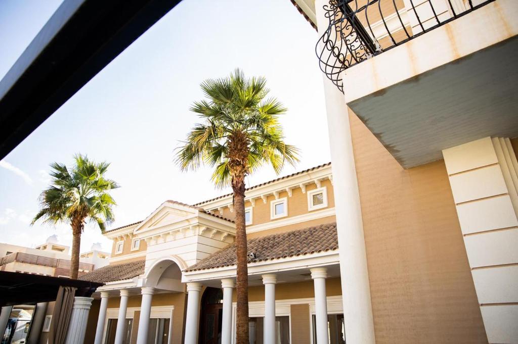 Mostar Resort, Rijád