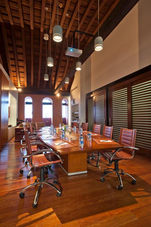 ศูนย์ธุรกิจ