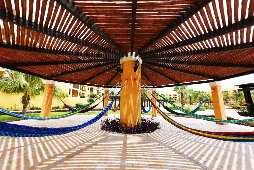 Shared lounge/TV area