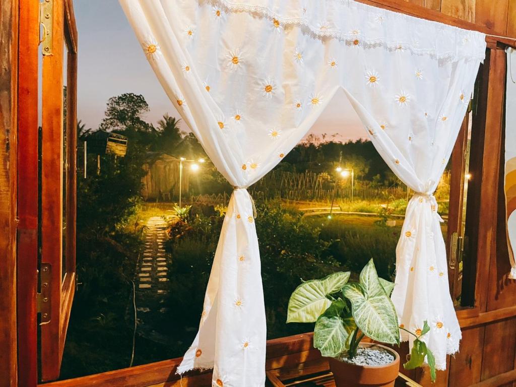 KDL sinh thái &#8211; Farmstay: Hoa Rừng U Minh