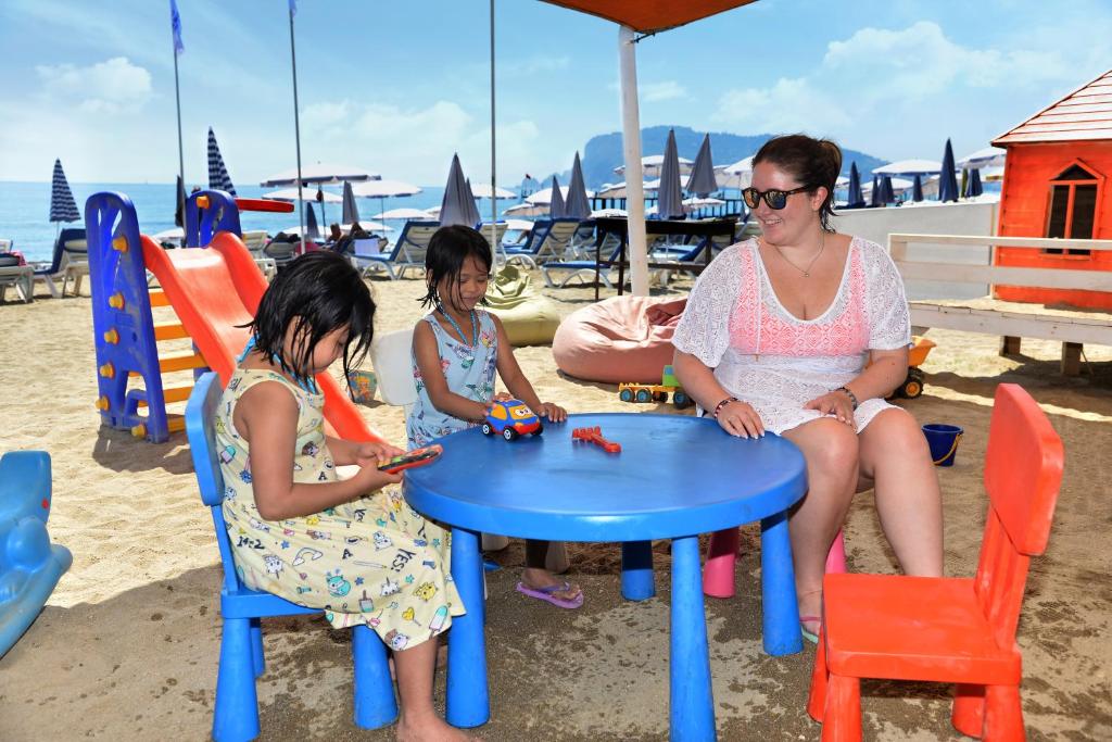 Oba Time Hotel — Attractions for children in Alanya