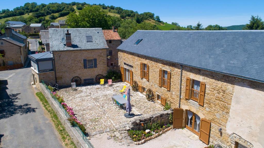 Chambres d'hotes Entre Dolmens et Fontaines — Hotel in Severac-le-Chateau
