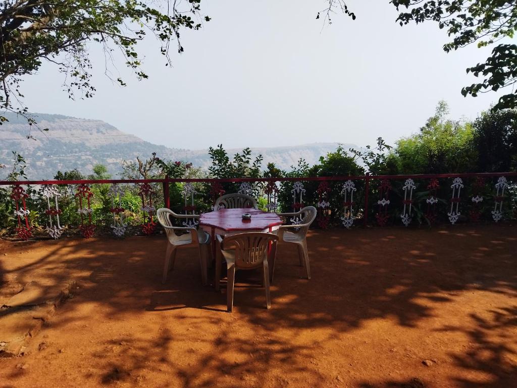 Laxmi Hotel — Hotel in Matheran