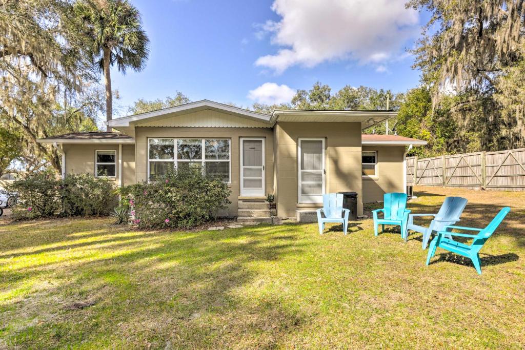 Less Than 1 Mi to Lake Weir Quiet Summerfield Getaway, Summerfield