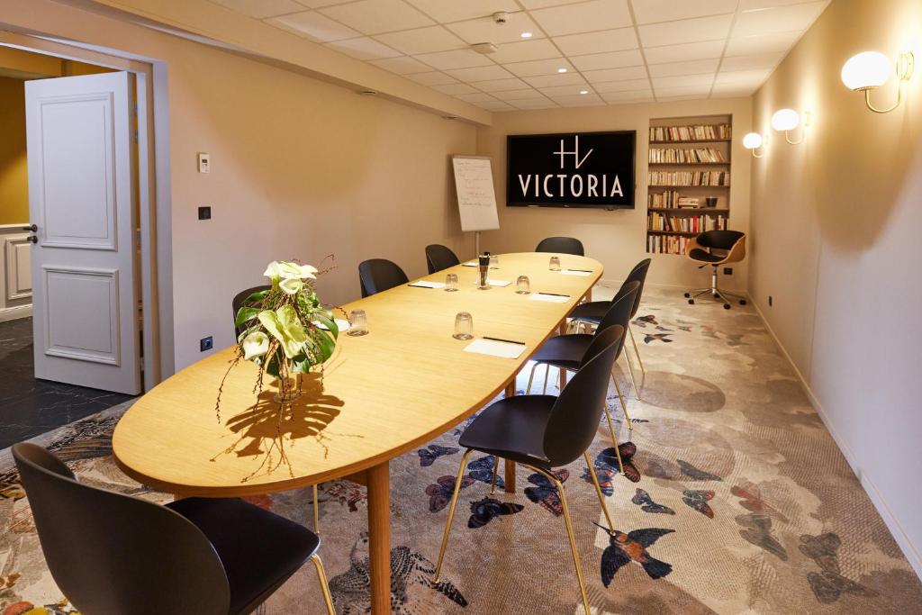 Hotel Victoria photo