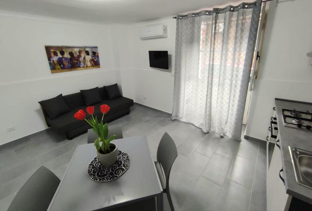 Maya's Home, Katánie