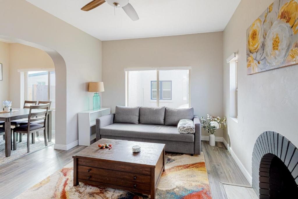 Sam Hughes on 6th, Tucson