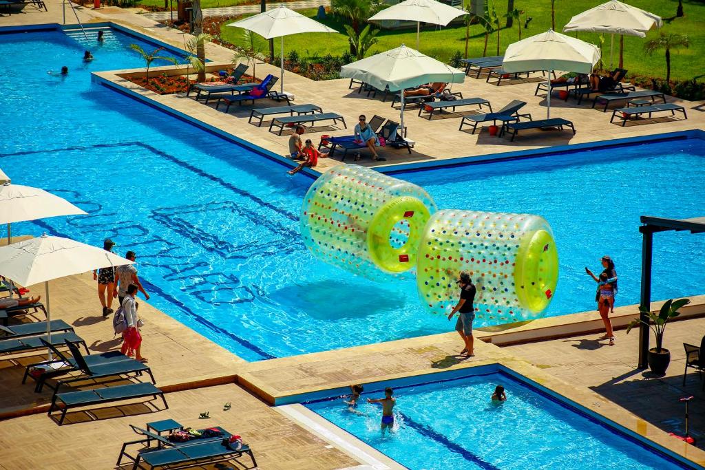 スイミングプール