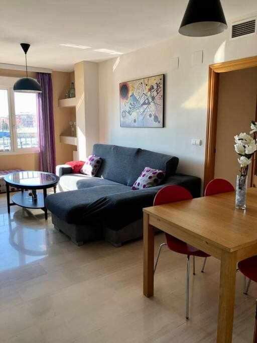 H&H Suite Train Station Apartament - 4