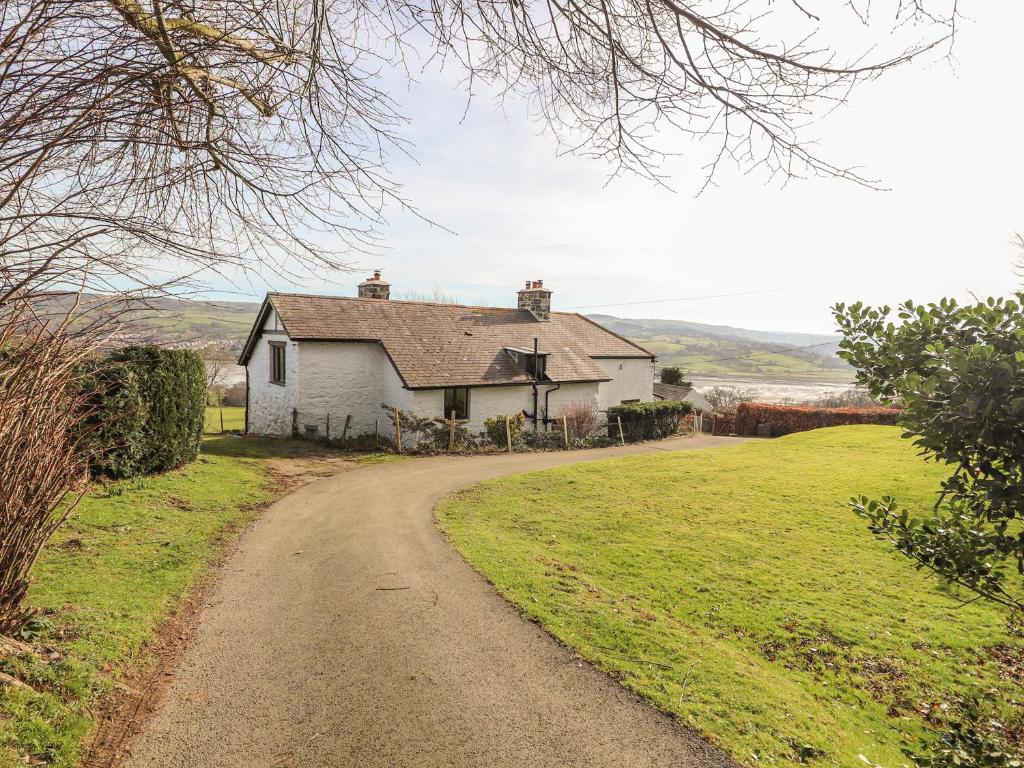 Cymryd Uchaf — Hotel in Conwy