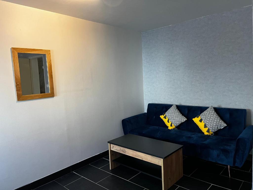 Studio avec mezzanine