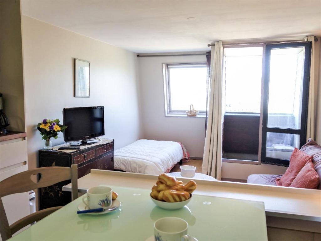Studio Les Marinas-11 by Interhome - 2