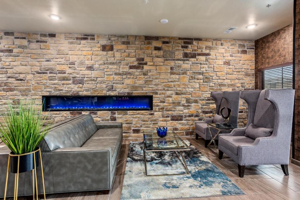 Cobblestone Hotel & Suites - Little Chute photo