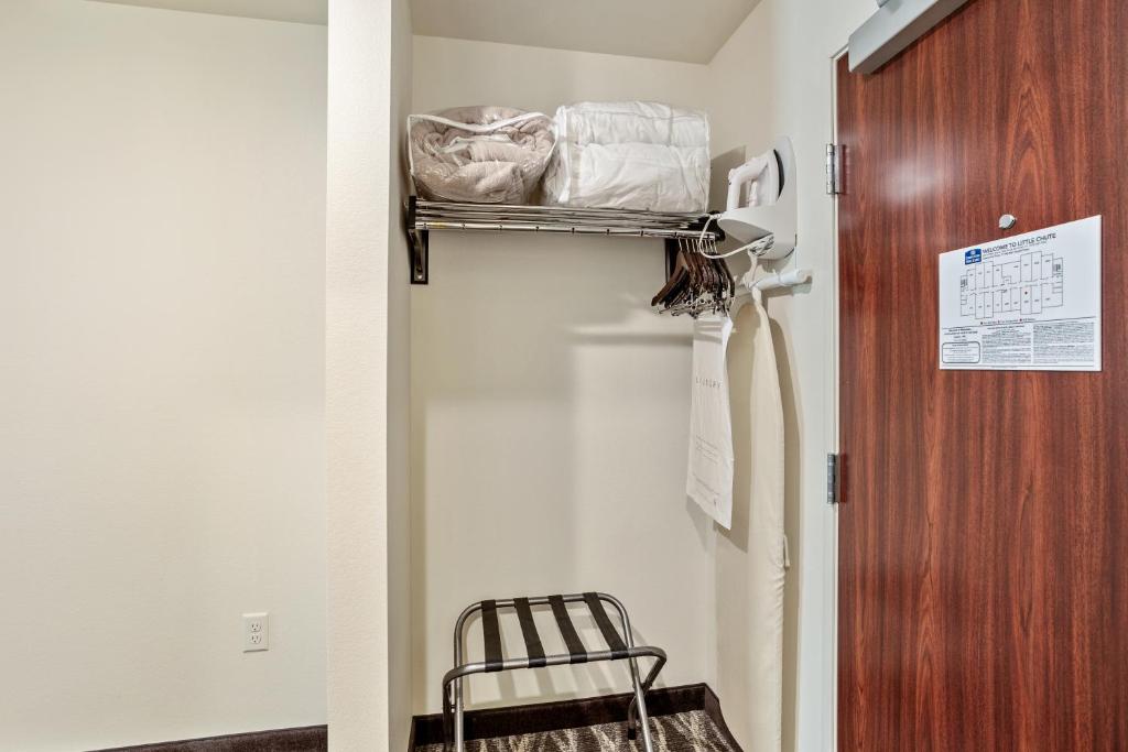 Cobblestone Hotel & Suites - Little Chute photo