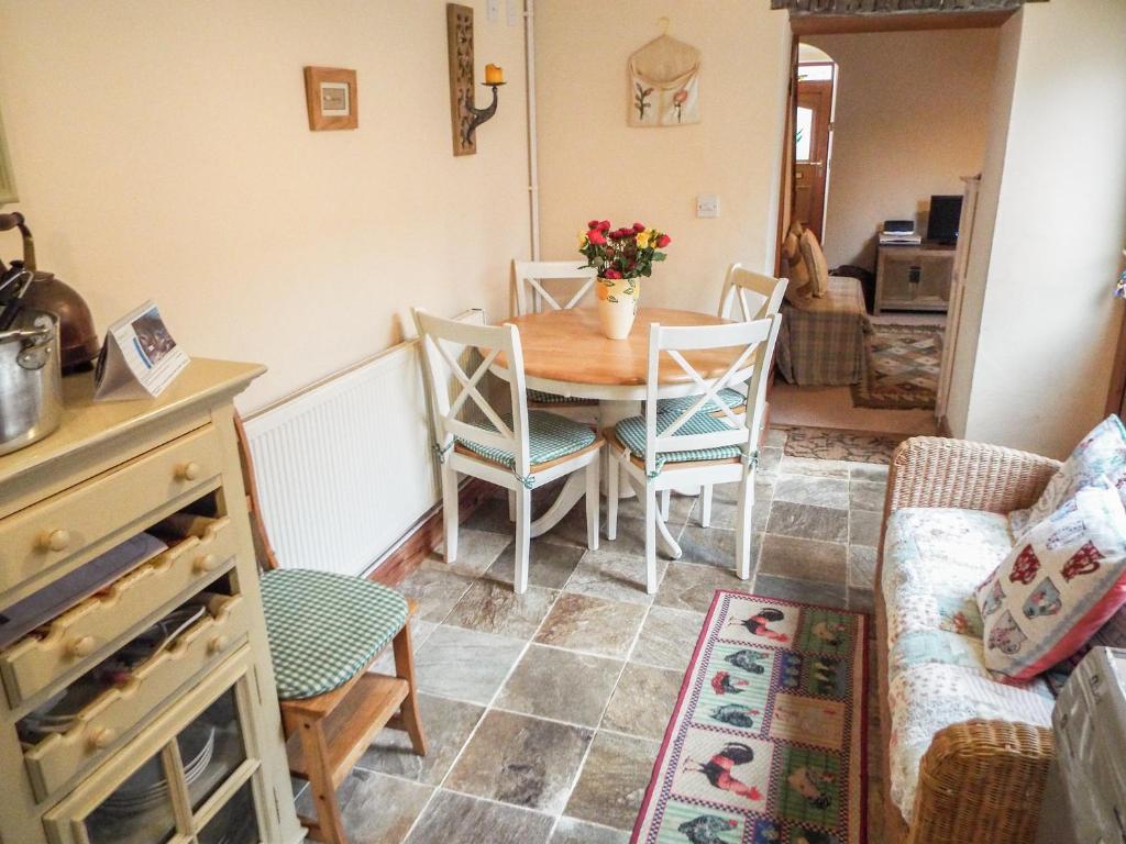 Lothlorien Cottage, Gwaun-Cae-Gurwen photo 3