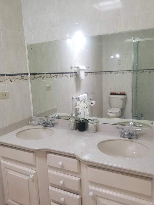 Beautiful 3-bedroom townhouse in Mandeville. photo