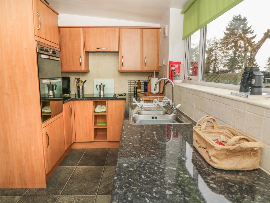 Rosemary Cottage, Burton-in-Kendal photo 6