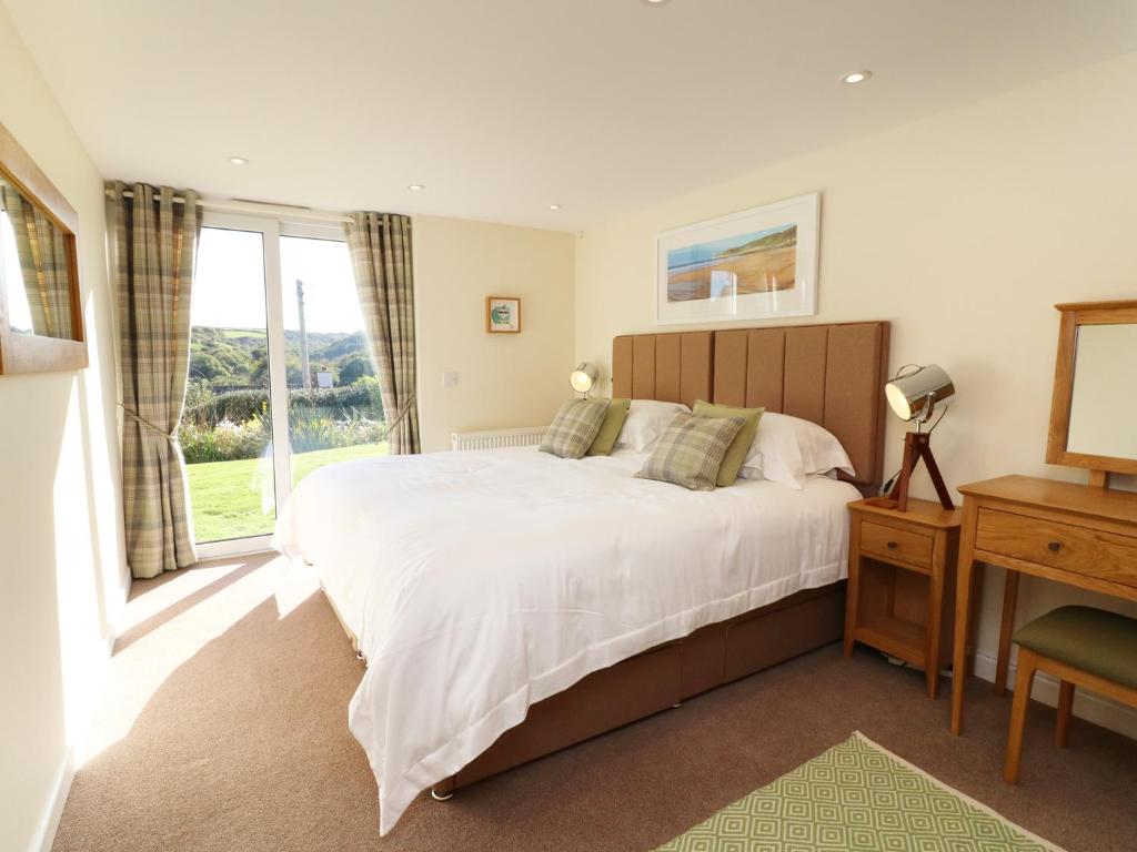 Valley View, Ilfracombe photo 2