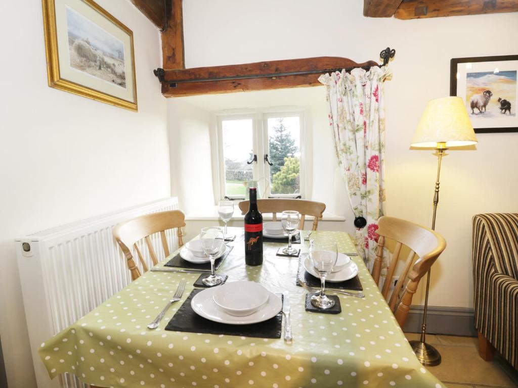 Honey Bee Cottage, Ravenscar photo 6