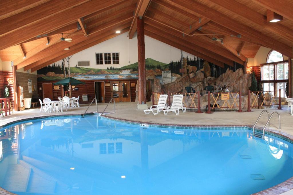 Best Price on Stoney Creek Hotel Wausau - Rothschild in Rothschild (WI) +  Reviews!