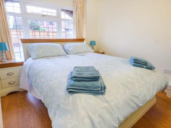 Oak Tree Cottage, Leven photo 2