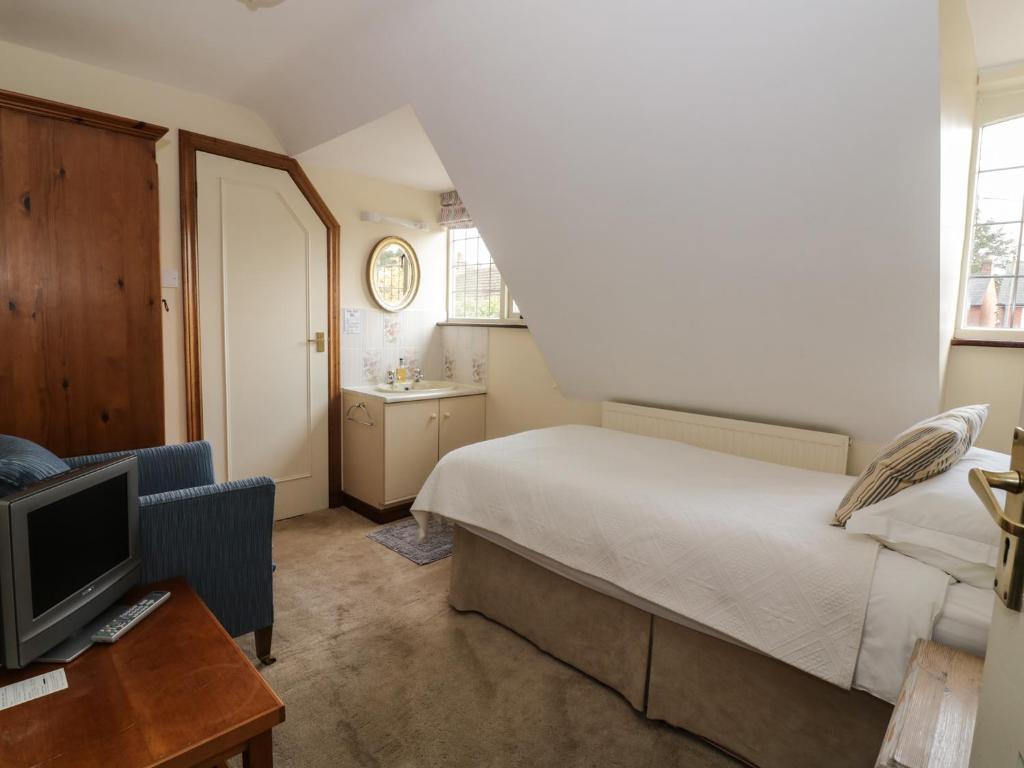 The Lodge off High Street, Hadleigh photo 8