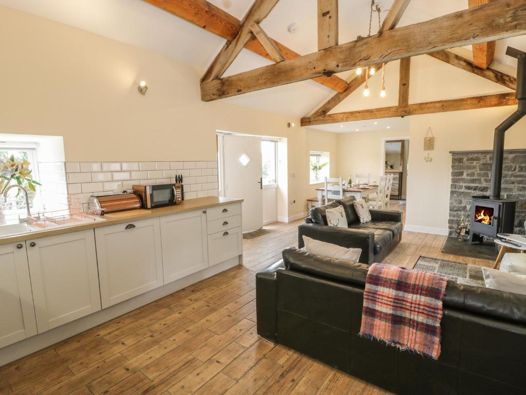 Rhianwen, Plas Moelfre Hall Barns photo 2