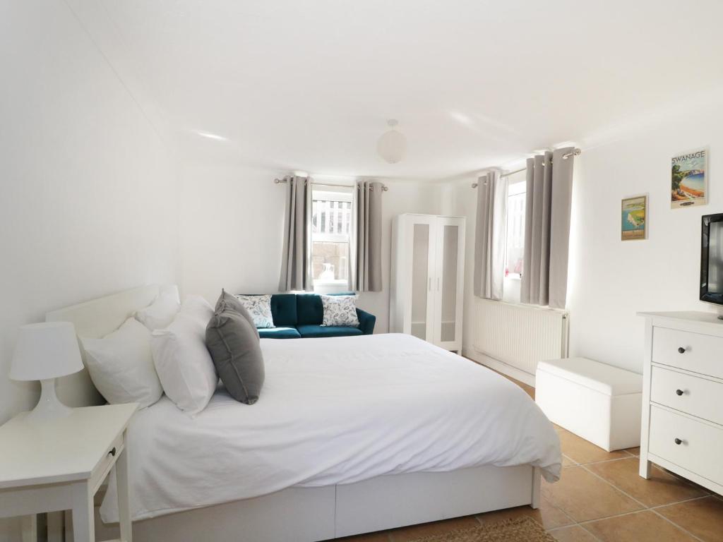 20 Ulwell Road photo 2