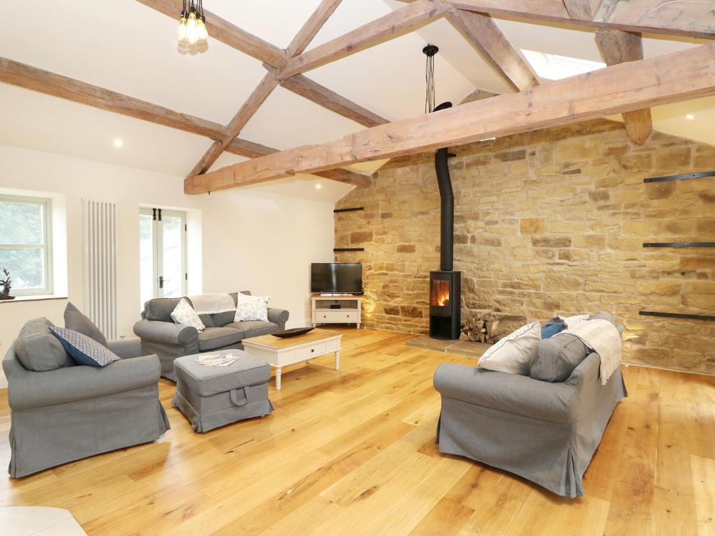 Morgan's Barn, Huddersfield photo 3