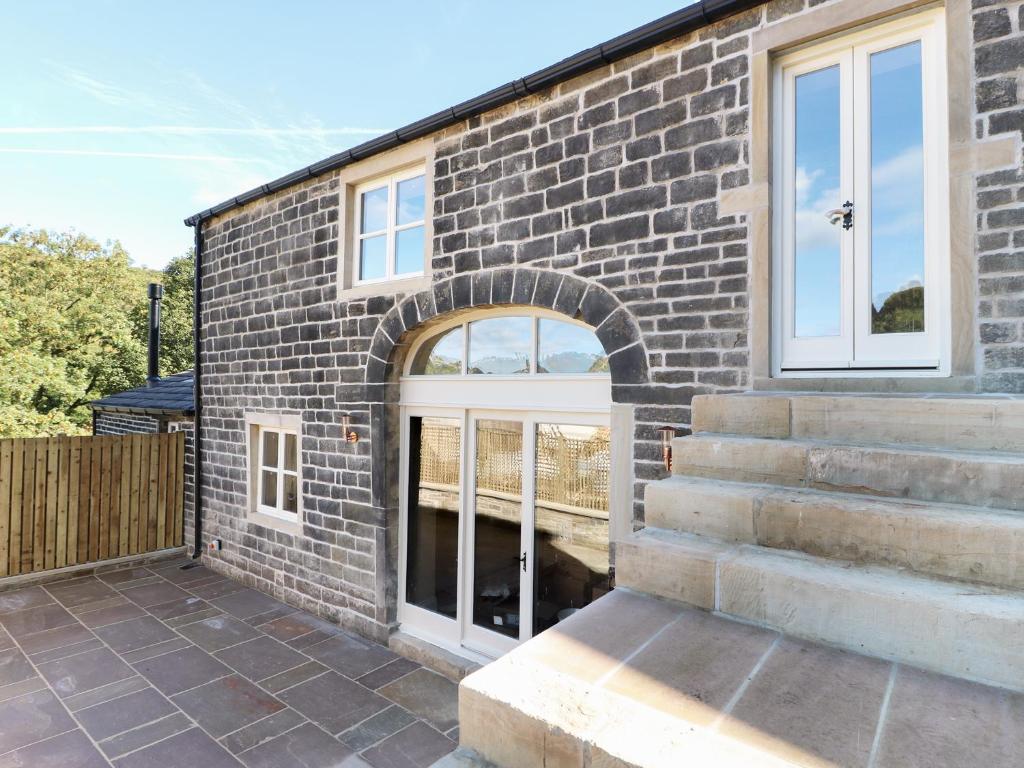 Morgan's Barn, Huddersfield photo 5