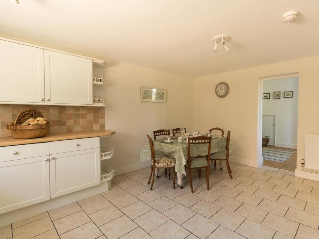 The Old School House, Piddletrenthide photo 8