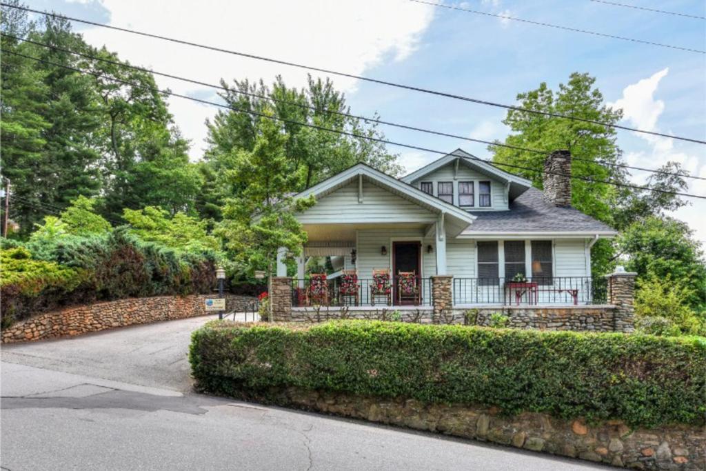 Bishop's Robin Cottage, Lake Junaluska