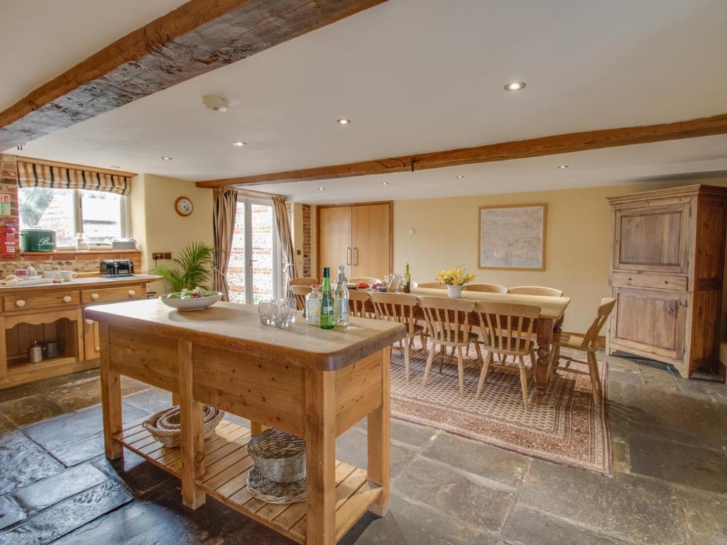 Manor Farm Barn photo 8