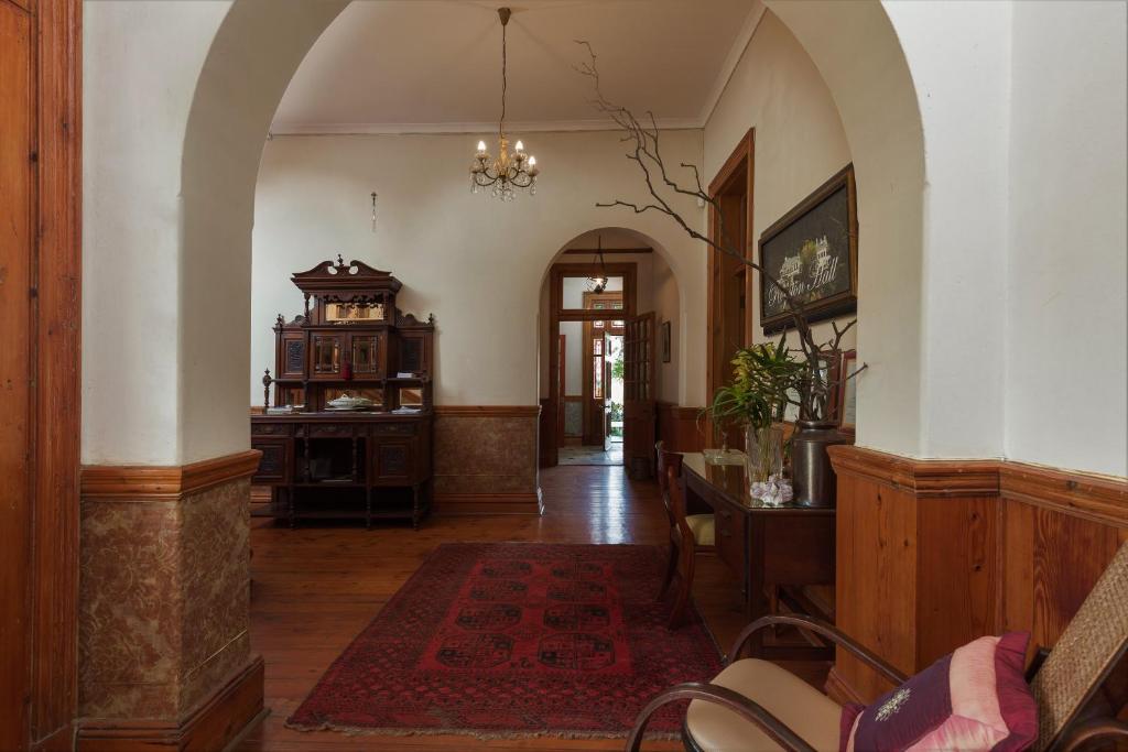 Royston Hall Historical Guesthouse photo