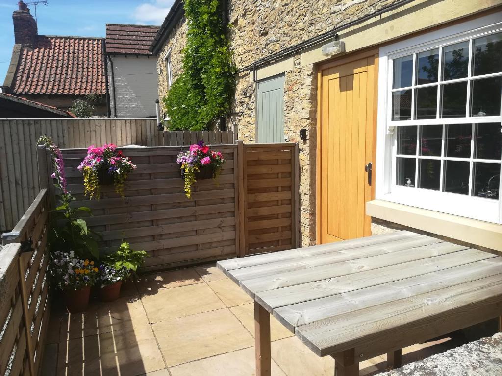 May Cottage, Snainton photo 7