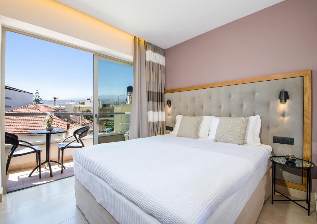 M City Hotel photo
