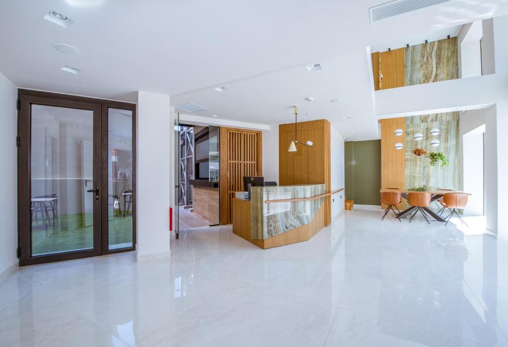 M City Hotel photo