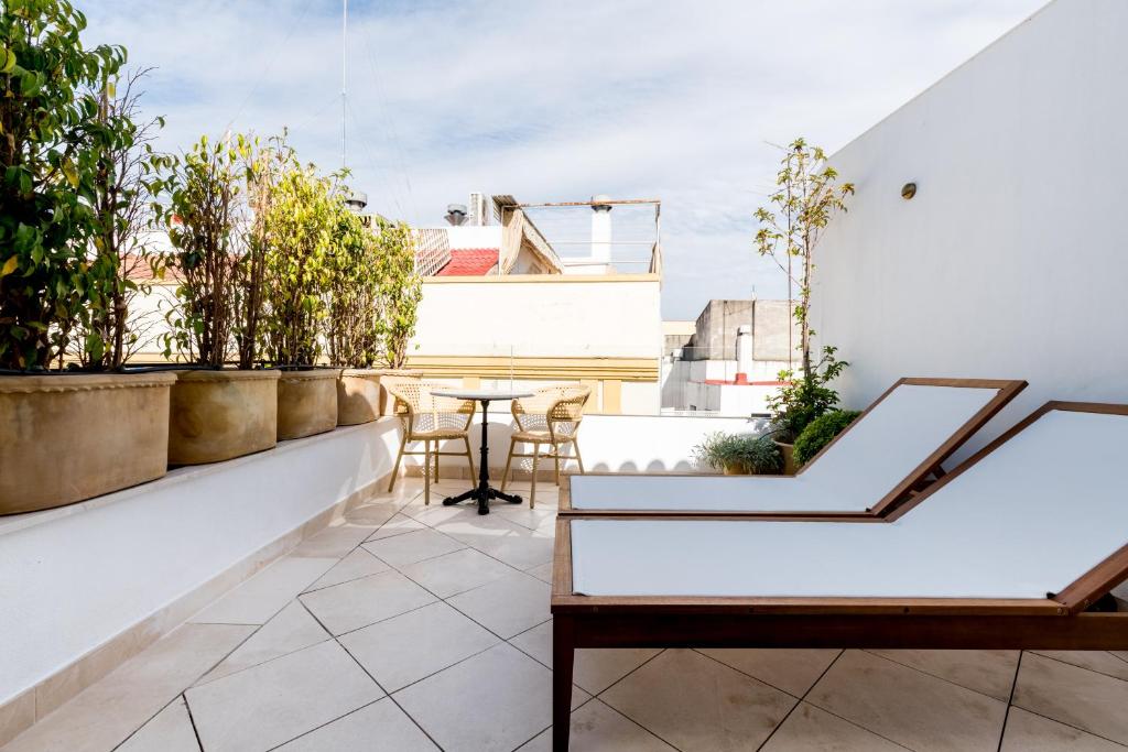 Honest Sevilla Apartments - 2
