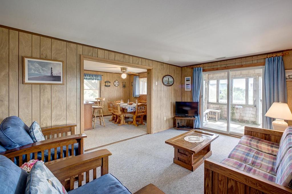 Catherine by the Sea 797, Avon