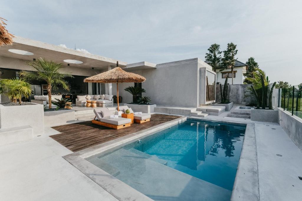Concrete Retreat Villa — Hotel in Bali