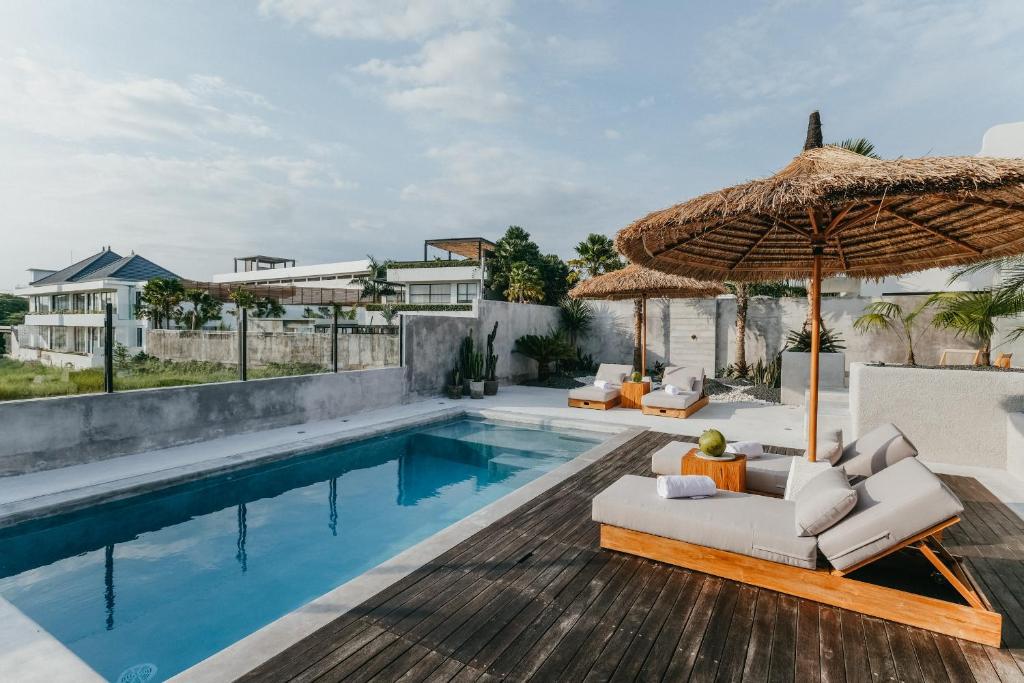Concrete Retreat Villa photo