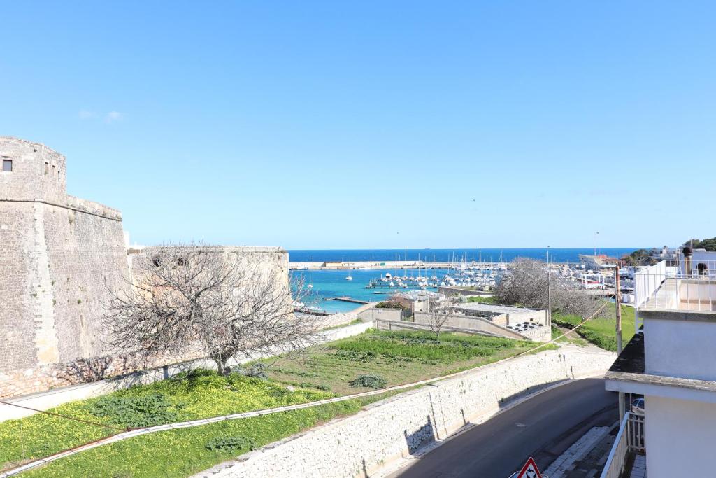 Casa Sophia Panoramic terrace and elegant stay in the heart of Otranto - 2