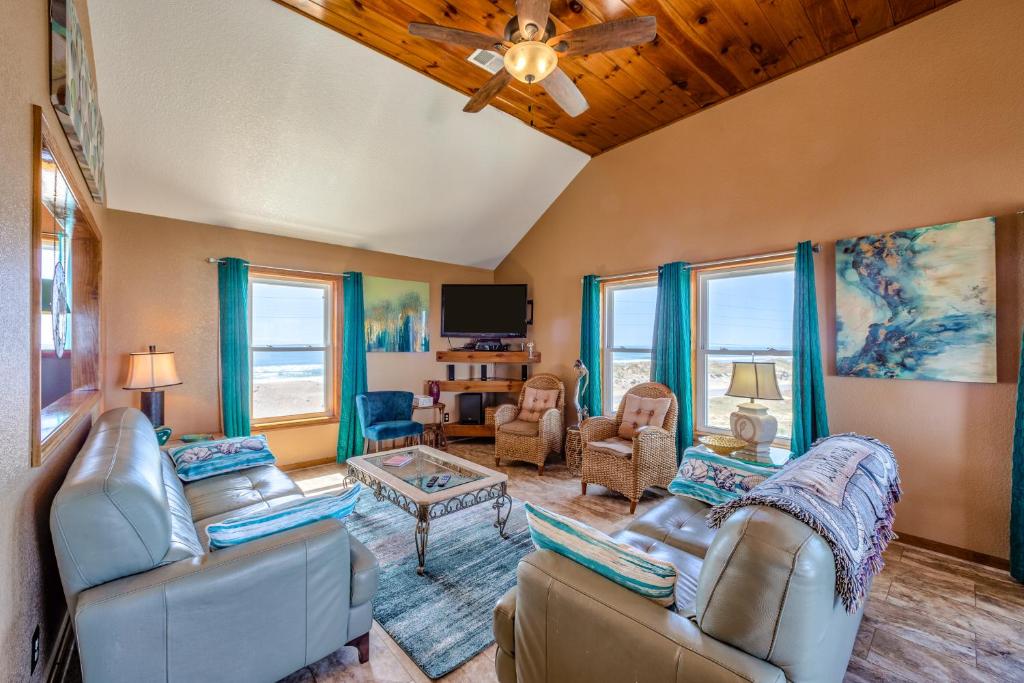 3's a Charm 124, Hatteras