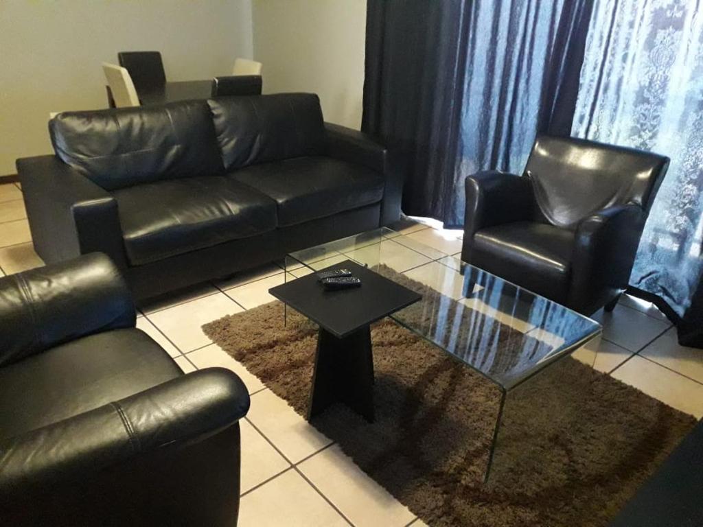 ANKAZIMIA HOUSE at CASA MIA-Katode Street Rodiokop-Two Bedrooms Apartment — Hotel in Johannesburg