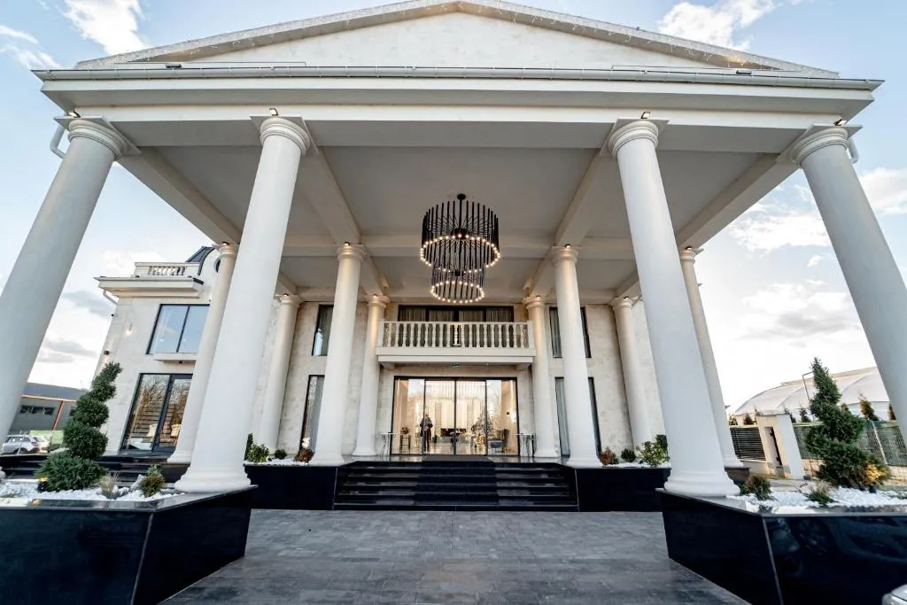 Hotel Caprice, hotel v destinaci Bacău