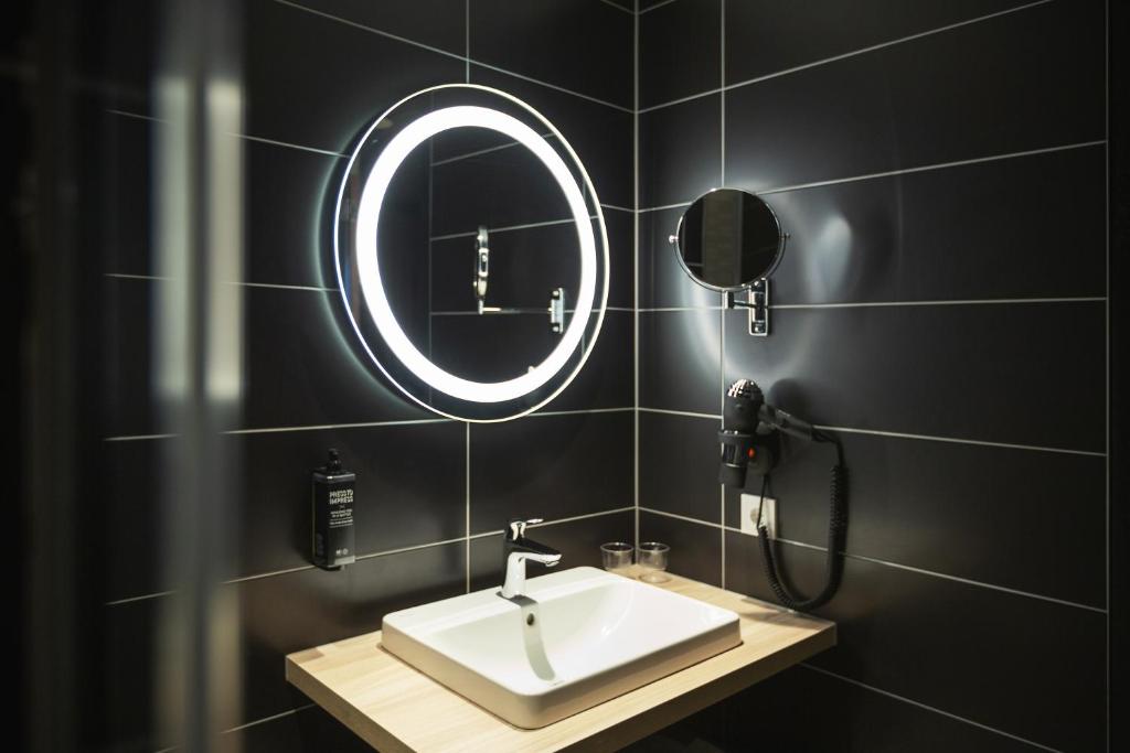 ibis Styles Arnhem Centre photo