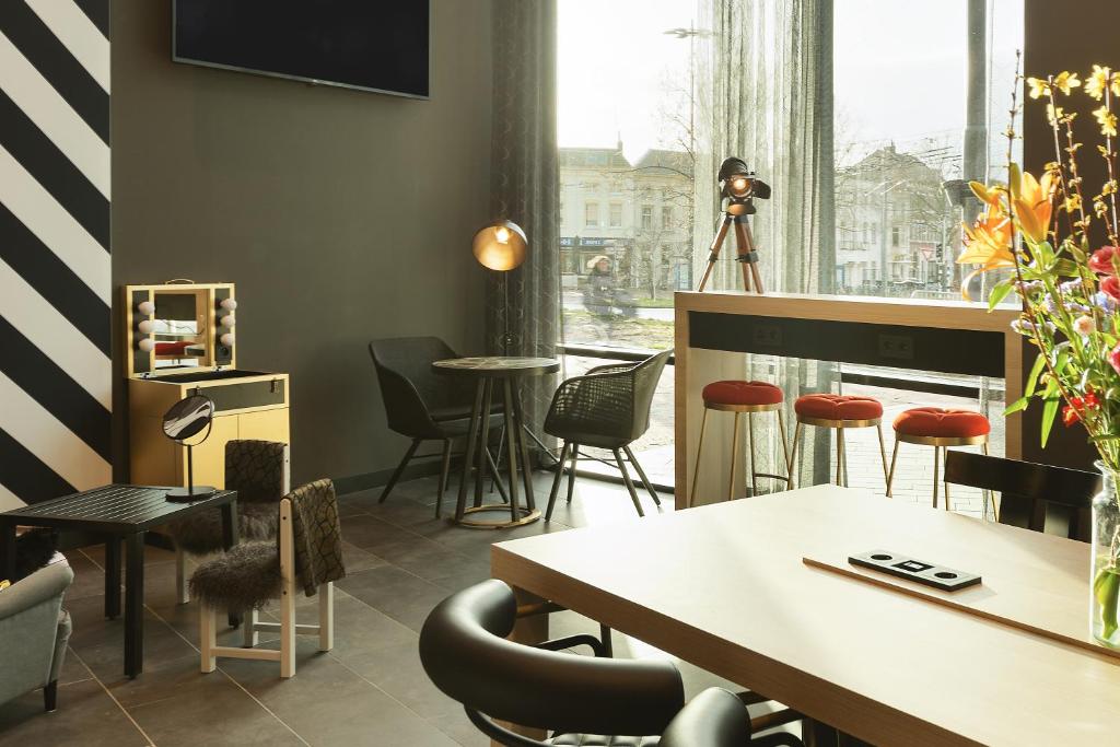 ibis Styles Arnhem Centre photo