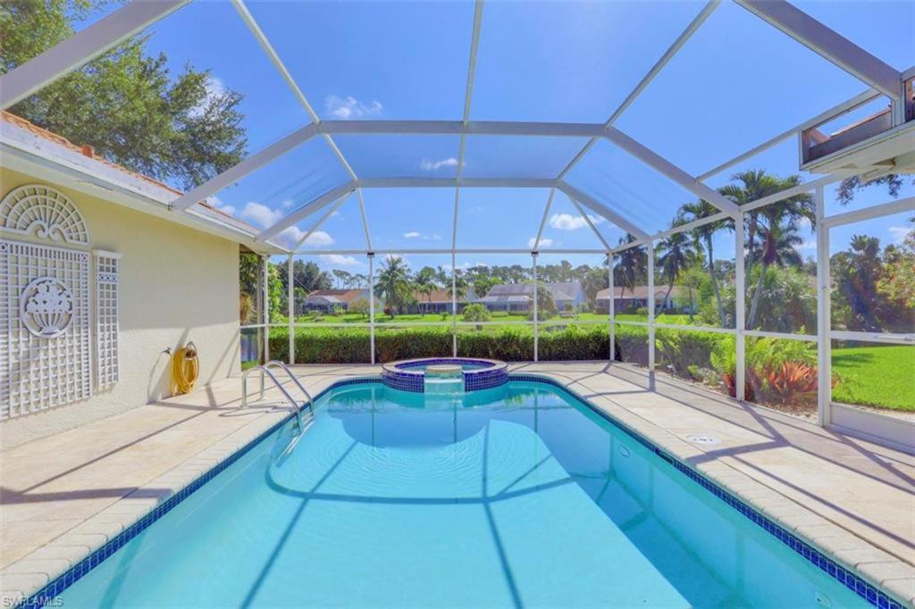 SUPERB LAKESIDE VILLA WITH PRIVATE POOL NAPLES photo